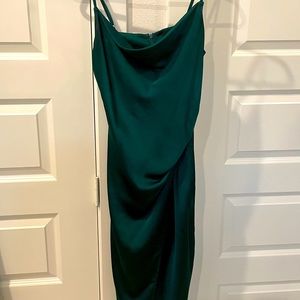 ✨Lulus Dress✨worn once! Silk Emerald Green Dress Slinky Wrap Dress - Size Medium